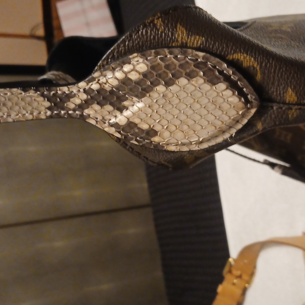 Louis Vuitton Brown Monogram Shoulder Bag - Picture 5 of 10
